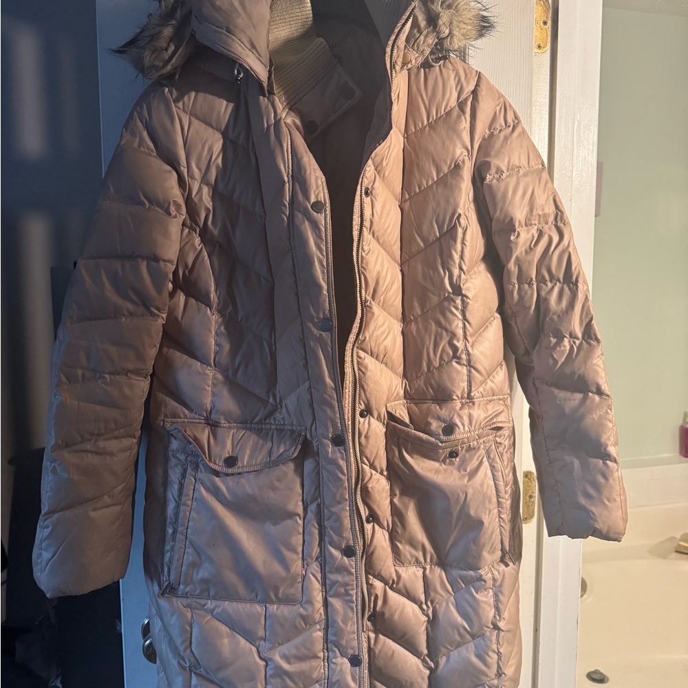 Women's Quilted Puffer Coat with Faux Fur Hood - Beige- good condition. No belt